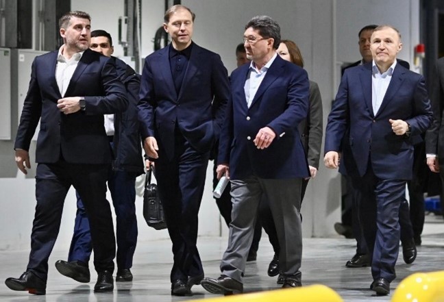 Д.В. Мантуров посетил завод «Картонтара»